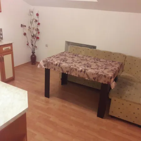 Апартамент Колев 公寓 *